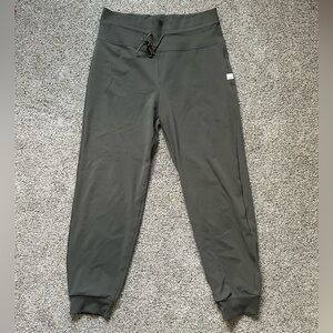 VUORI [NWOT]: women’s joggers